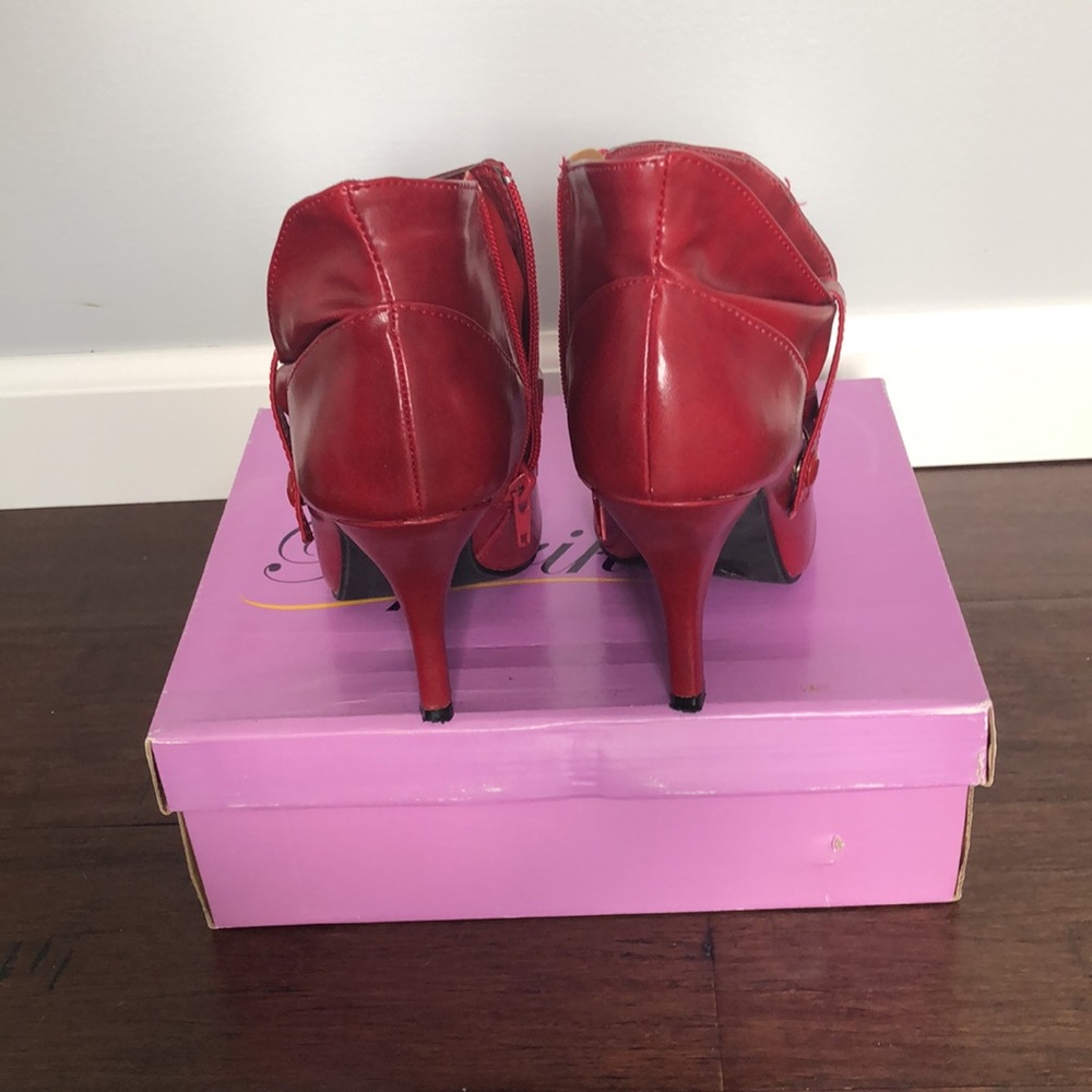Red booties - Picture 2 of 3